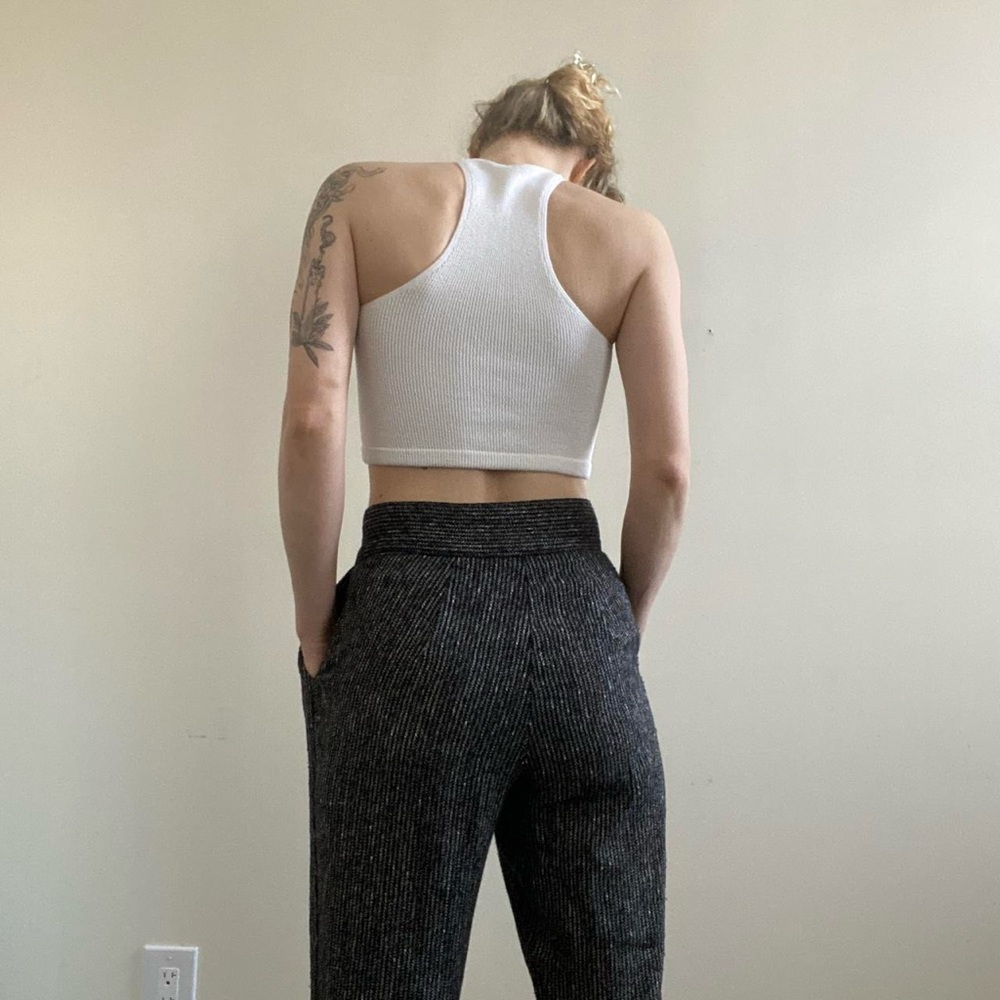 White Racerback Crop Tanktop - Picture 2 of 4